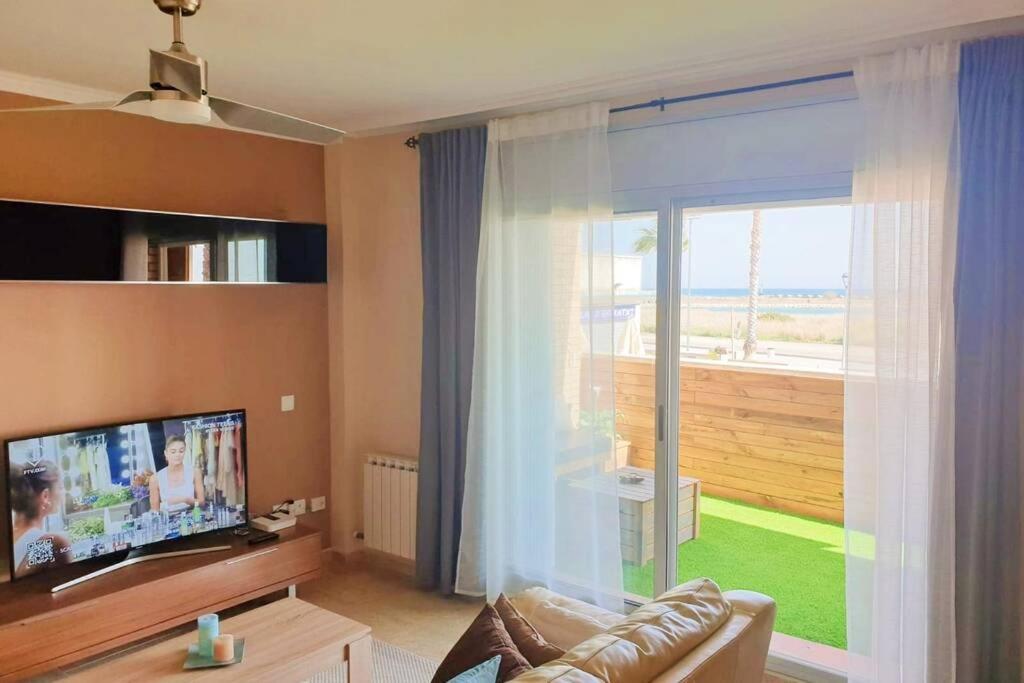 Apartamento Para 5 Personas Frente Al Mar Con Piscina Y Parking Cubelles Ngoại thất bức ảnh