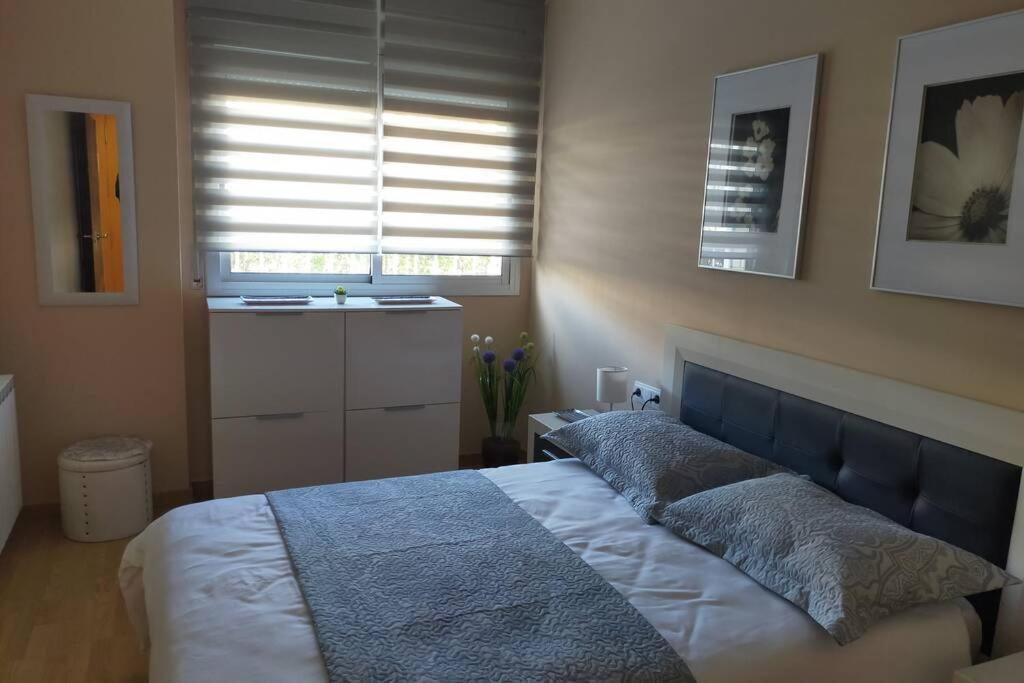 Apartamento Para 5 Personas Frente Al Mar Con Piscina Y Parking Cubelles Ngoại thất bức ảnh
