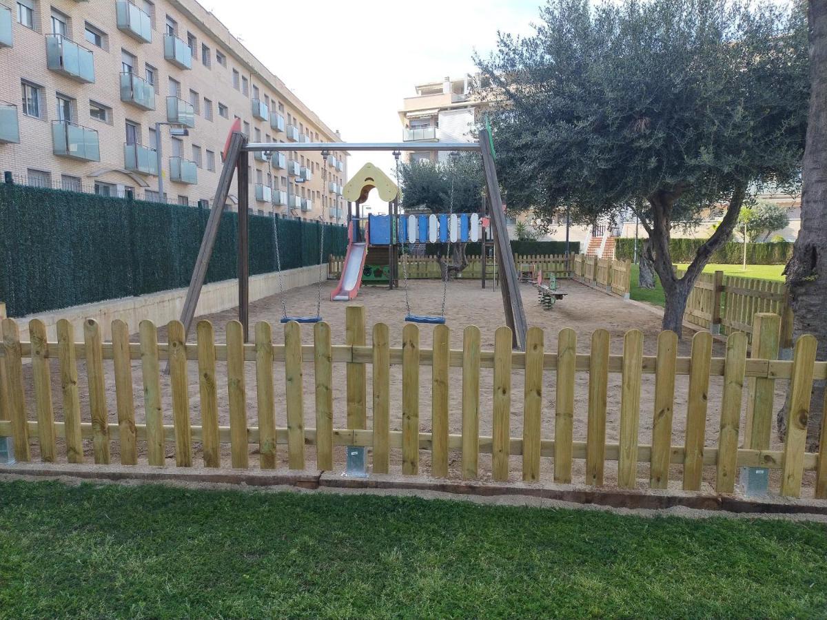 Apartamento Para 5 Personas Frente Al Mar Con Piscina Y Parking Cubelles Ngoại thất bức ảnh